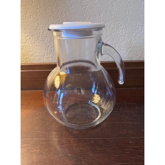 Vintage Clear Glass Pitcher with White Plastic Lid - Italy - Picture 3 of 7